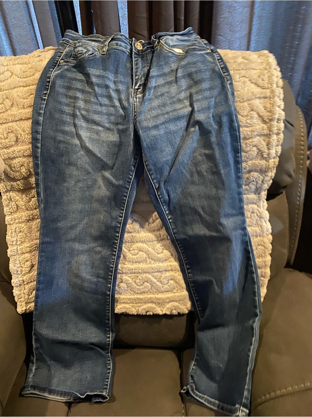 Classic Dark Wash Straight-Leg Jeans - Blue